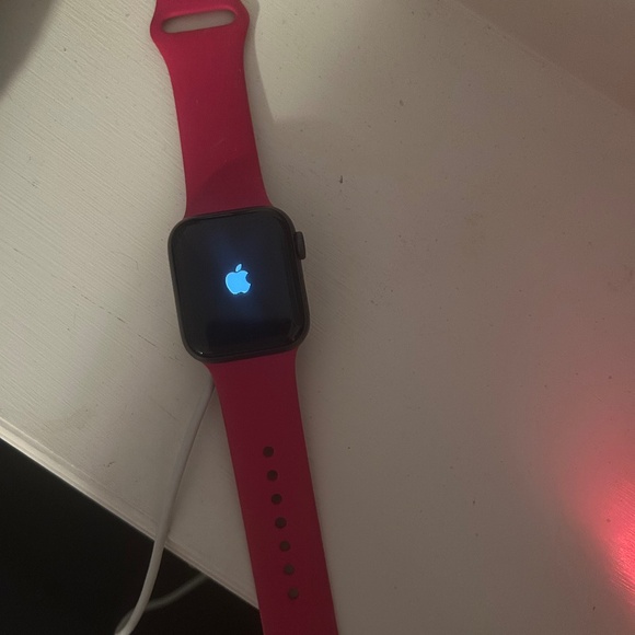 Apple iwatch series 5 - Picture 1 of 3